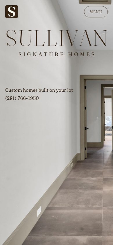High-contrast serif wordmark first screen at 390